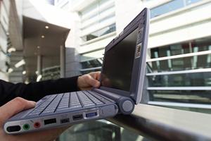スマホサイトで企業の情報発信力アップ